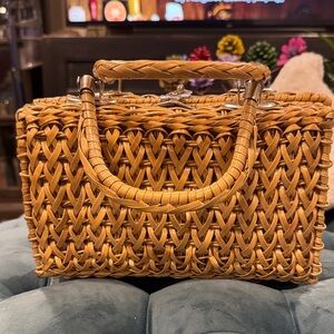 Chic Vintage Woven handbag in Warm Tan
